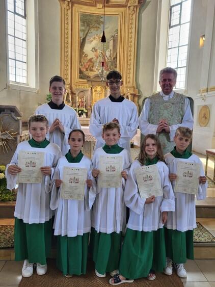 neue-ministranten-fuer-st-martin-baindlkirch4719236